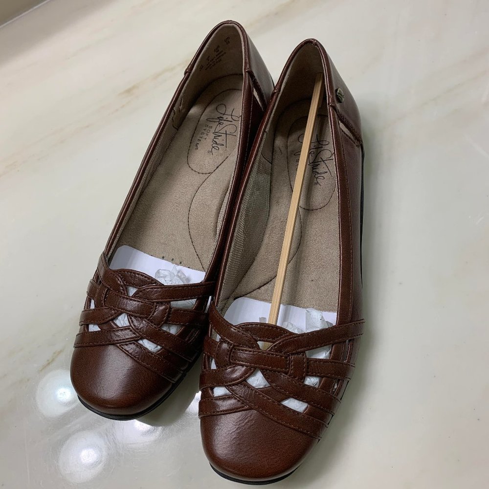 Comfort flat shoes